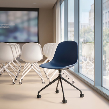Modern design and enveloping seat